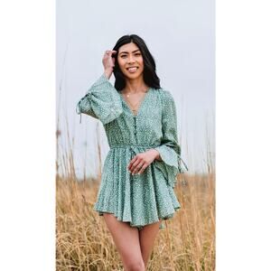 Princess Polly Cierra Romper Mint Green Leopard Print V Buuton Neck Short Size 4